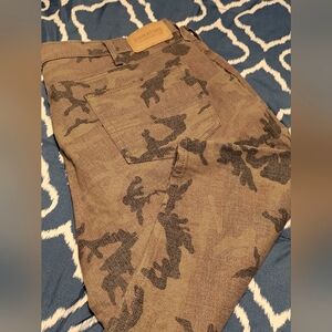 Levis Camouflage Cargo Pants. 42 Waist. Preloved.